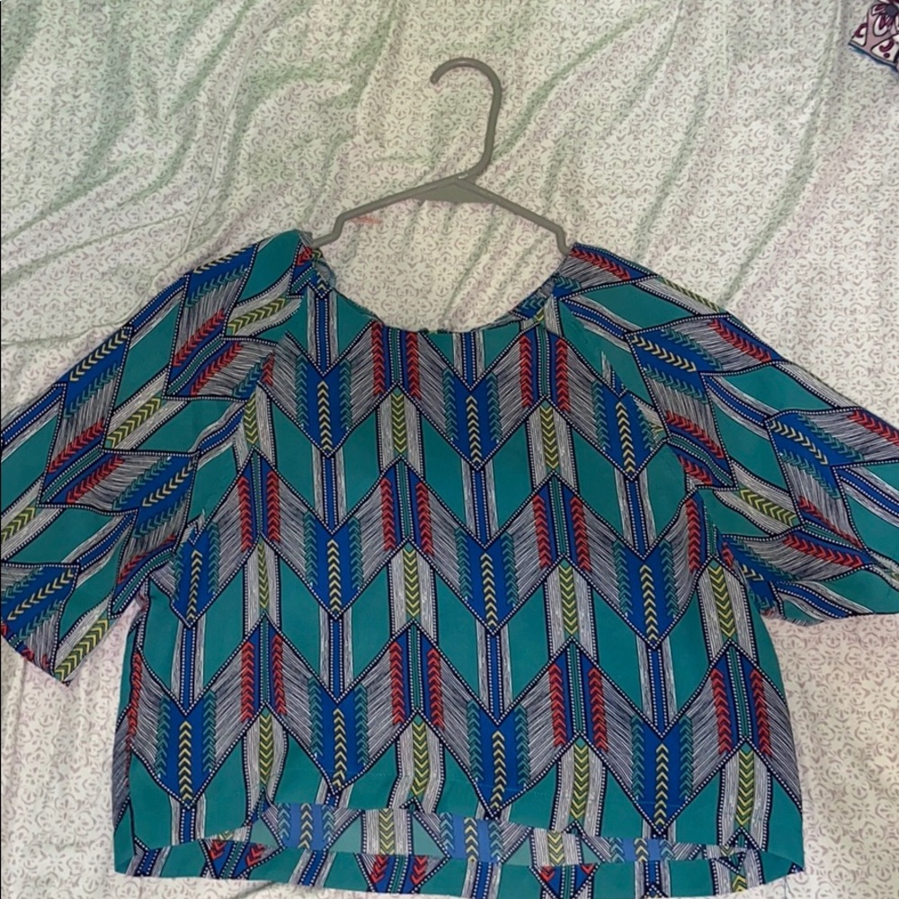 patterned short sleeve blouse